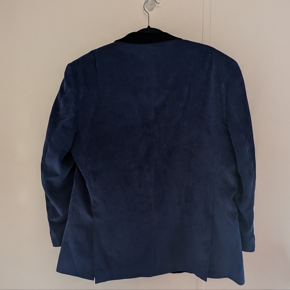 Blue Velvet Blazer Coat with Modern Fit and Notch Lapels - Picture 9 of 9